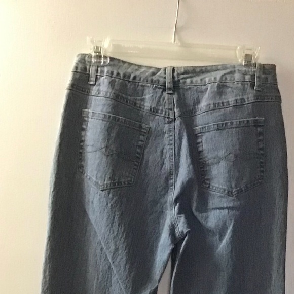 🌟 CAbi Straight Leg Jeans - Picture 5 of 6